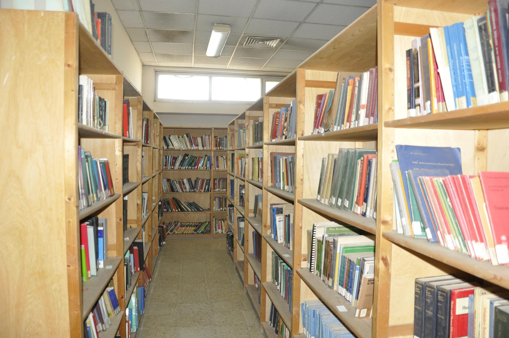 صور من المكتبة المركزية