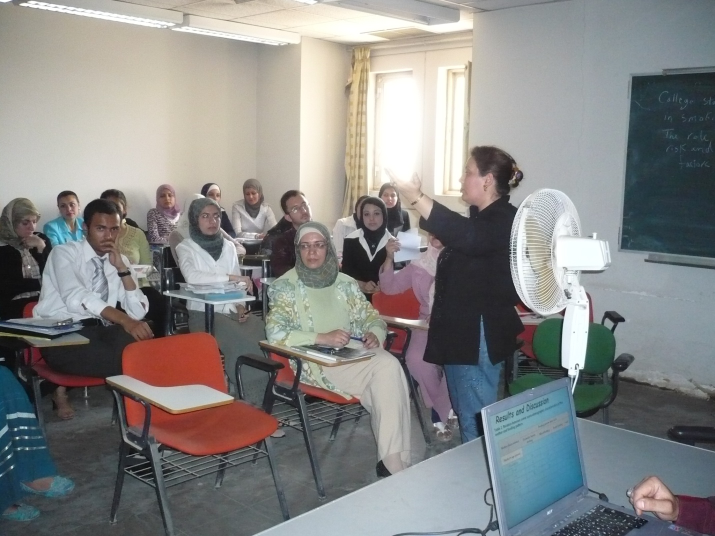 تدريسيين في محاضرات