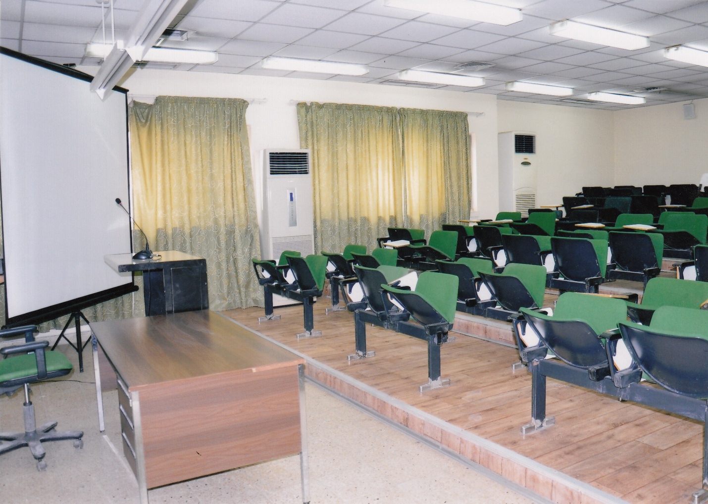 صور قاعات المحاضرات