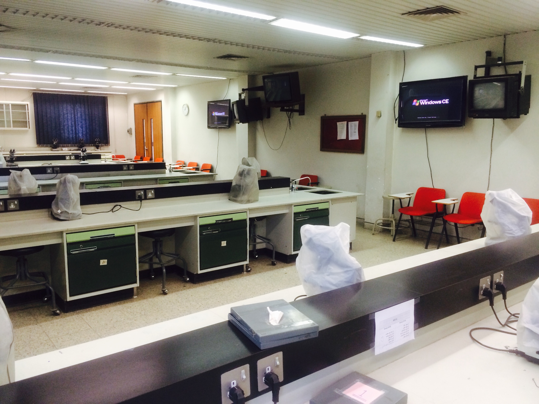 صور مختبر علم الأمراض