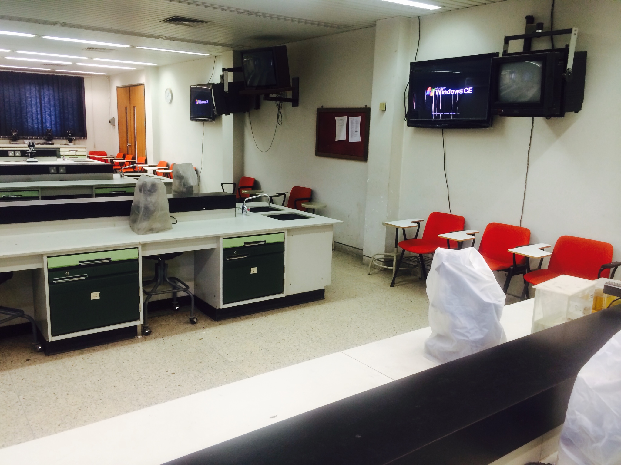 صور مختبر علم الأمراض