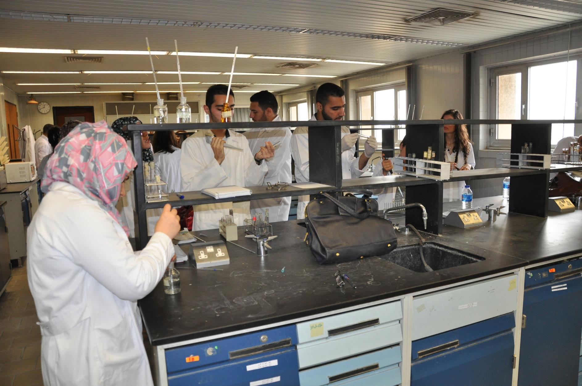 مختبر الكيمياء