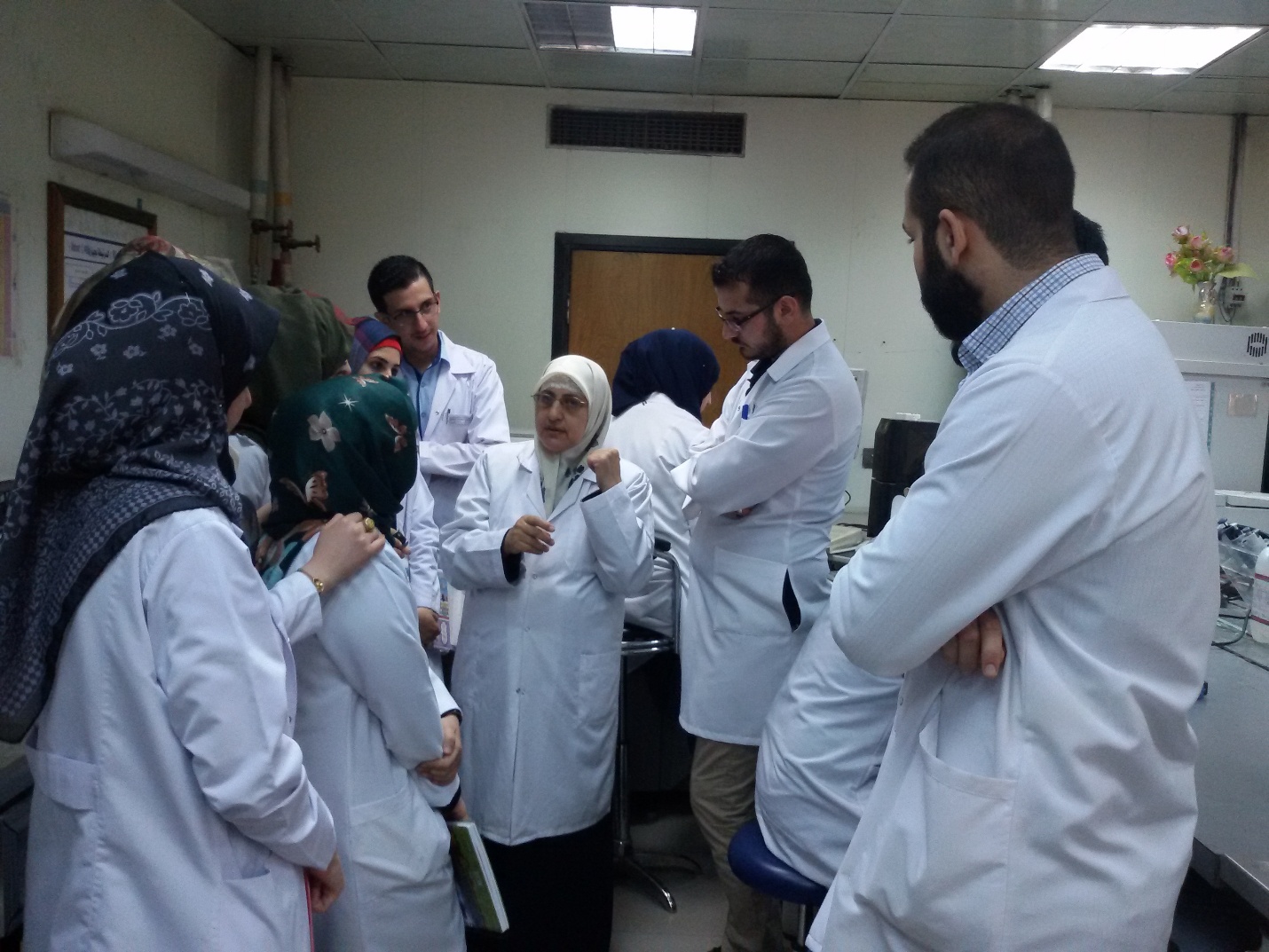 قام فرع الكيمياء والكيمياء الحياتية بتدريب طلاب المرحلة الخامسة-المجموعة الخامسة  في مختبرات مدينة الاماميين الكاظميين عليهما السلام