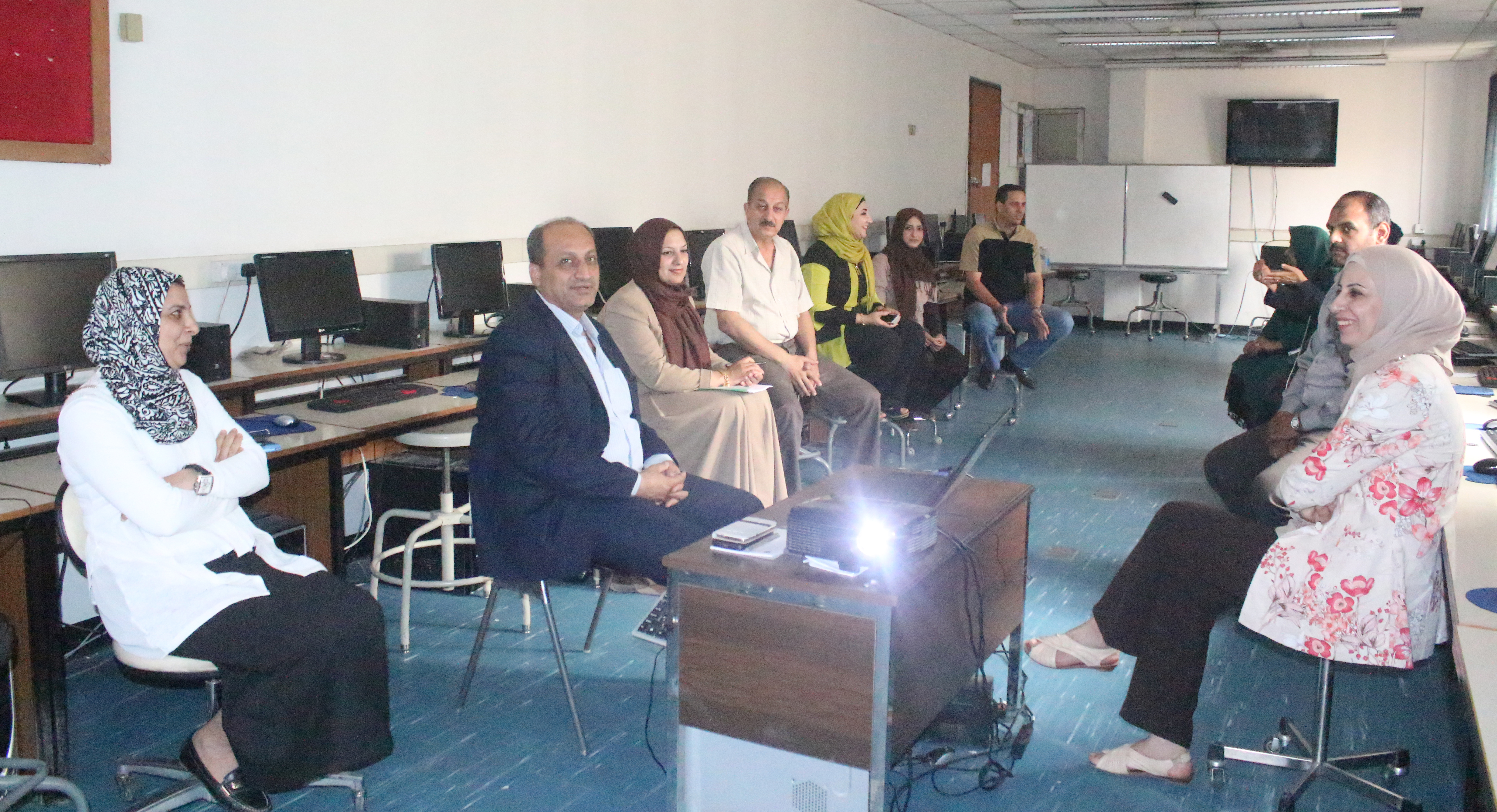 ندوة حول الحوسبة السحابية cloud computing ... وحدة الأعلام 