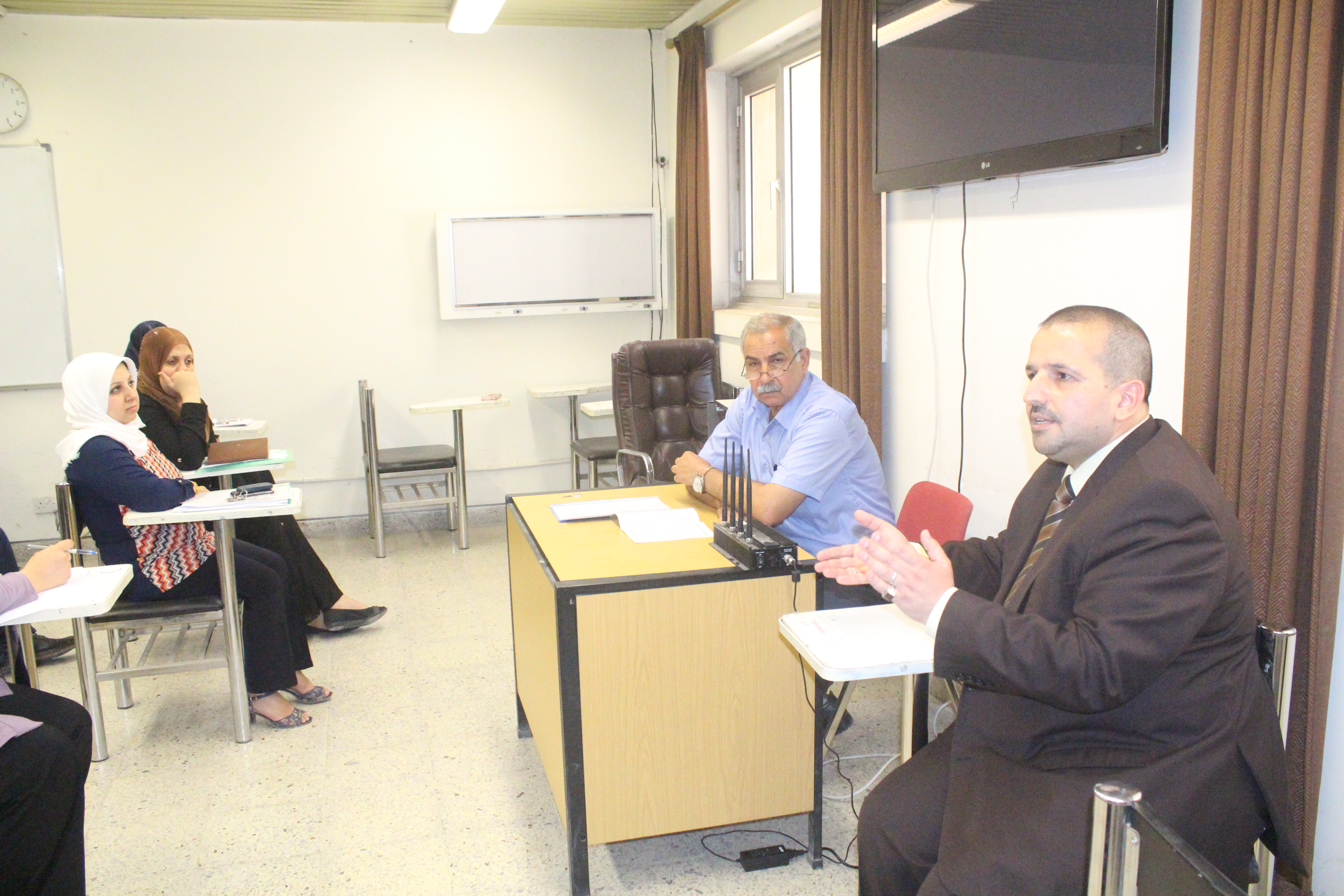 دورة عن قانون انضباط موظفي الدولة ... ,وحدة الأعلام 