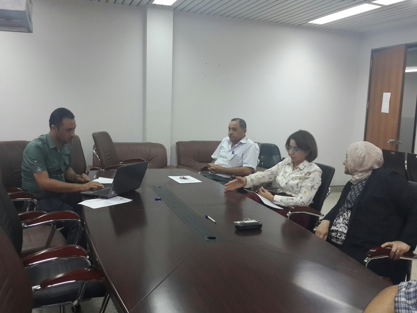 ورشة عمل لمتابعة بحوث طلبة الدراسات العليا