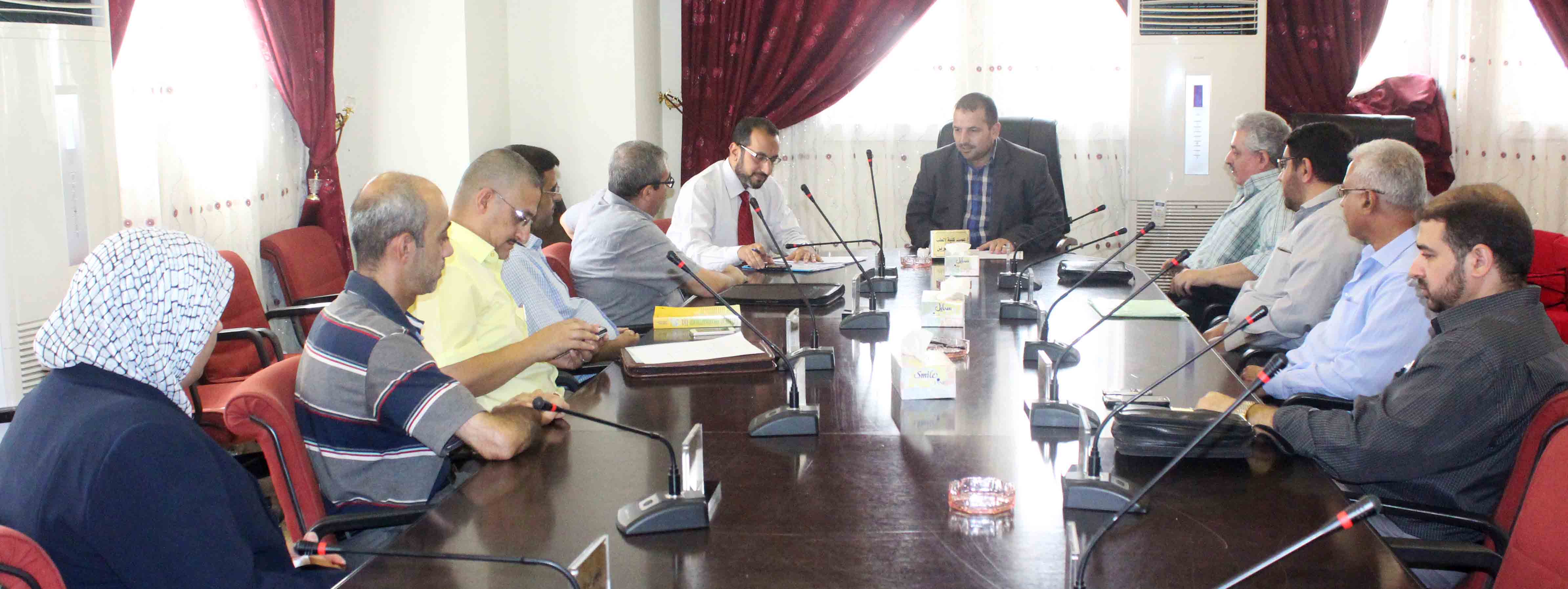 أجتماع السيد العميد بفرع الطب الباطني 