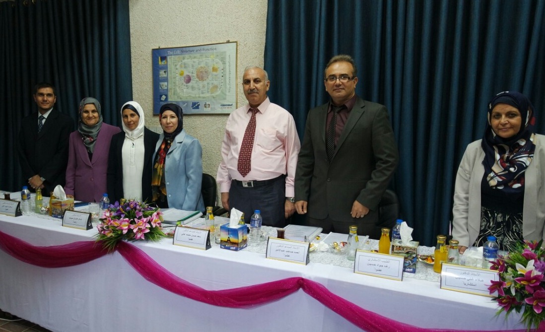 مناقشة طالبة الدكتوراه زهراء قاسم علي من فرع الاحياء المجهرية