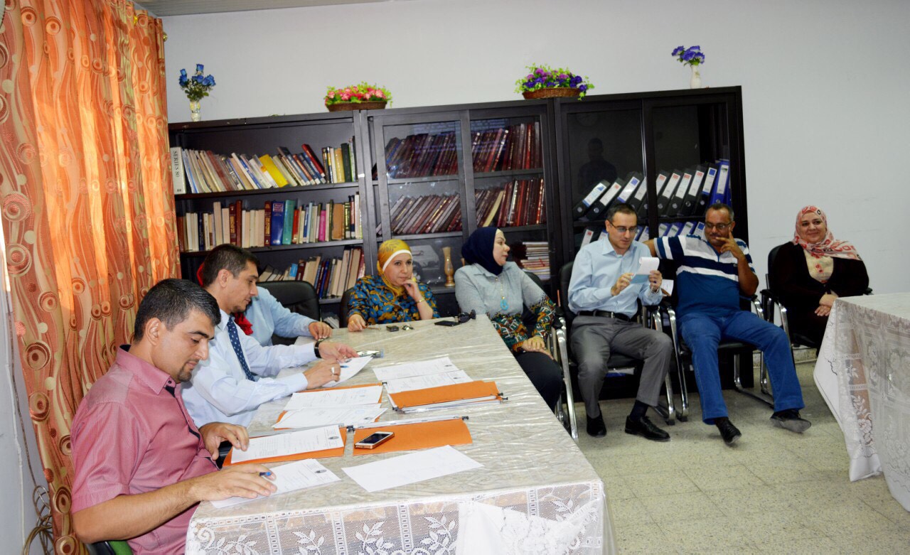 ندوة متابعة بحوث طلبة الماجستير في فرع الاحياء المجهرية