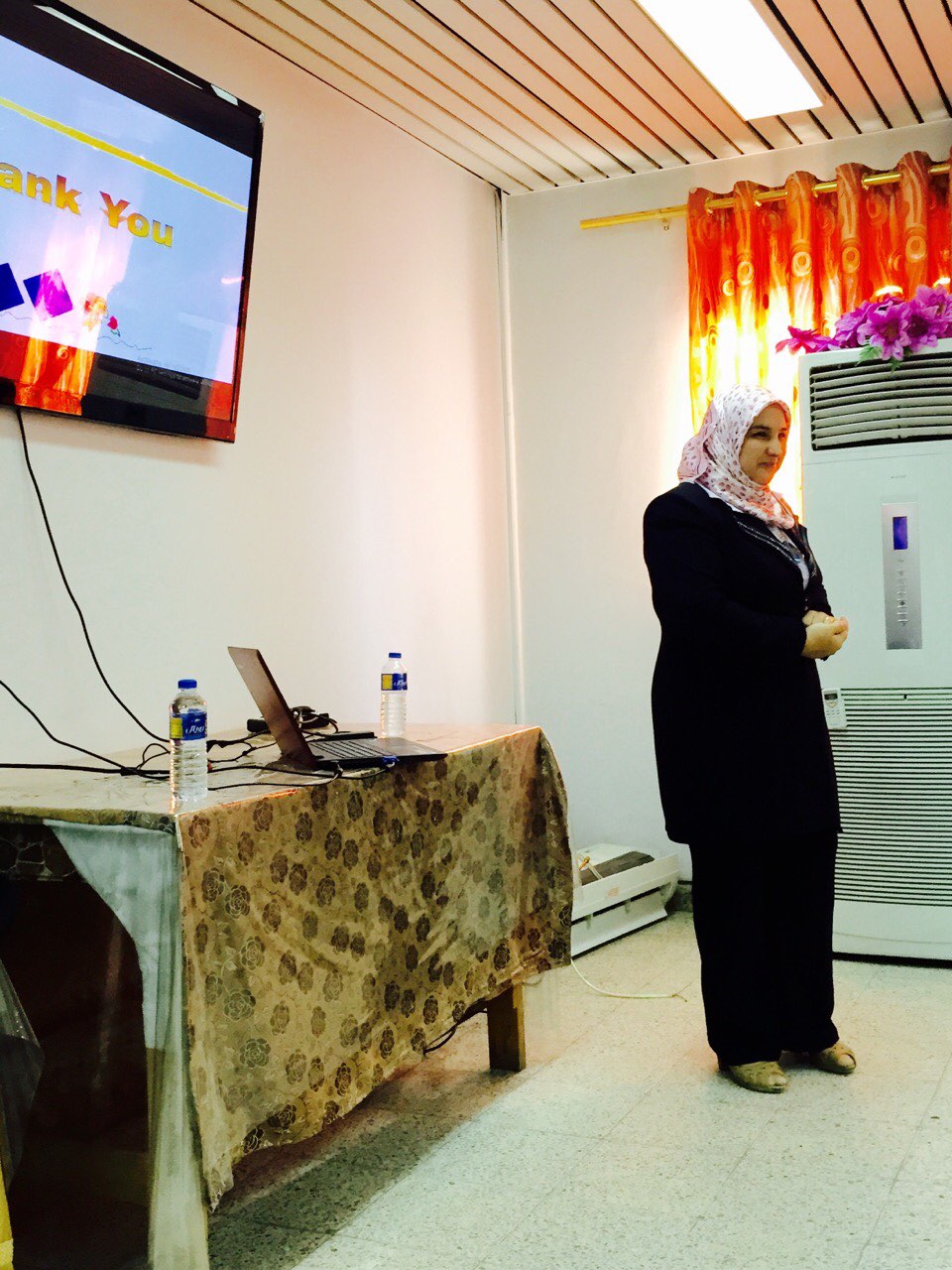 	مناقشة خطة بحث طالبة ماجستير زينب حسن في فرع الاحياء المجهرية