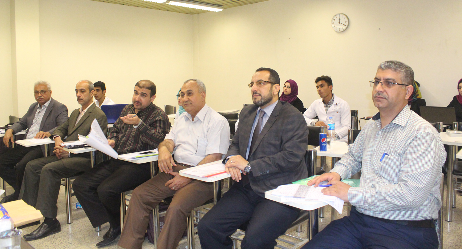 مناقشة بحوث التخرج لطلبة المرحلة السادسة ... وحدة الإعلام 