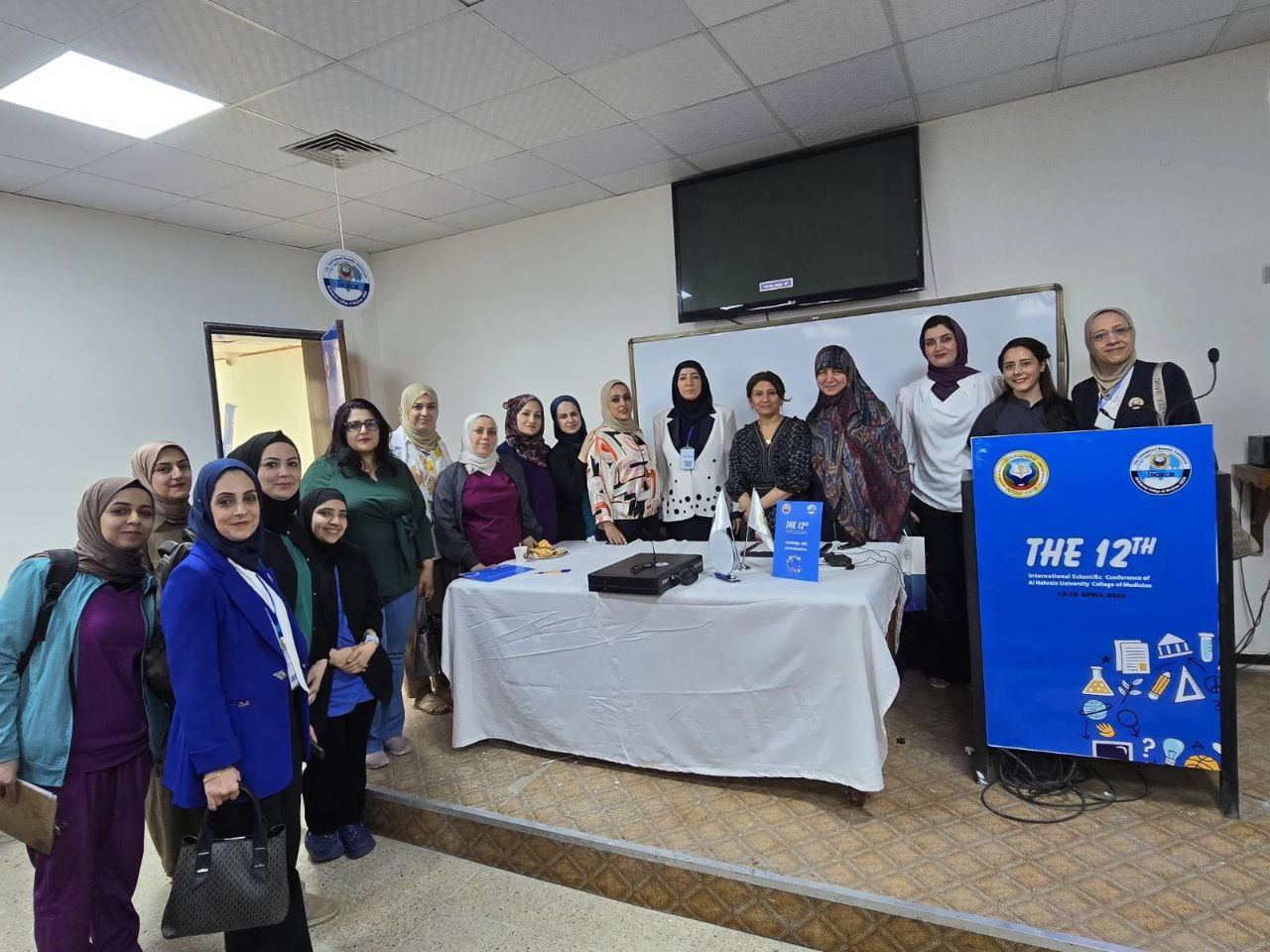 مشاركة أعضاء الهيئة التدريسية في فرع النسائية والتوليد في مؤتمر الكلية الثاني عشر