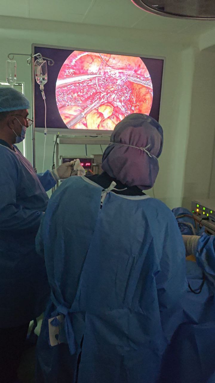 اجراء عملية رفع رحم من قبل الأستاذة الدكتورة إيناس عدنان