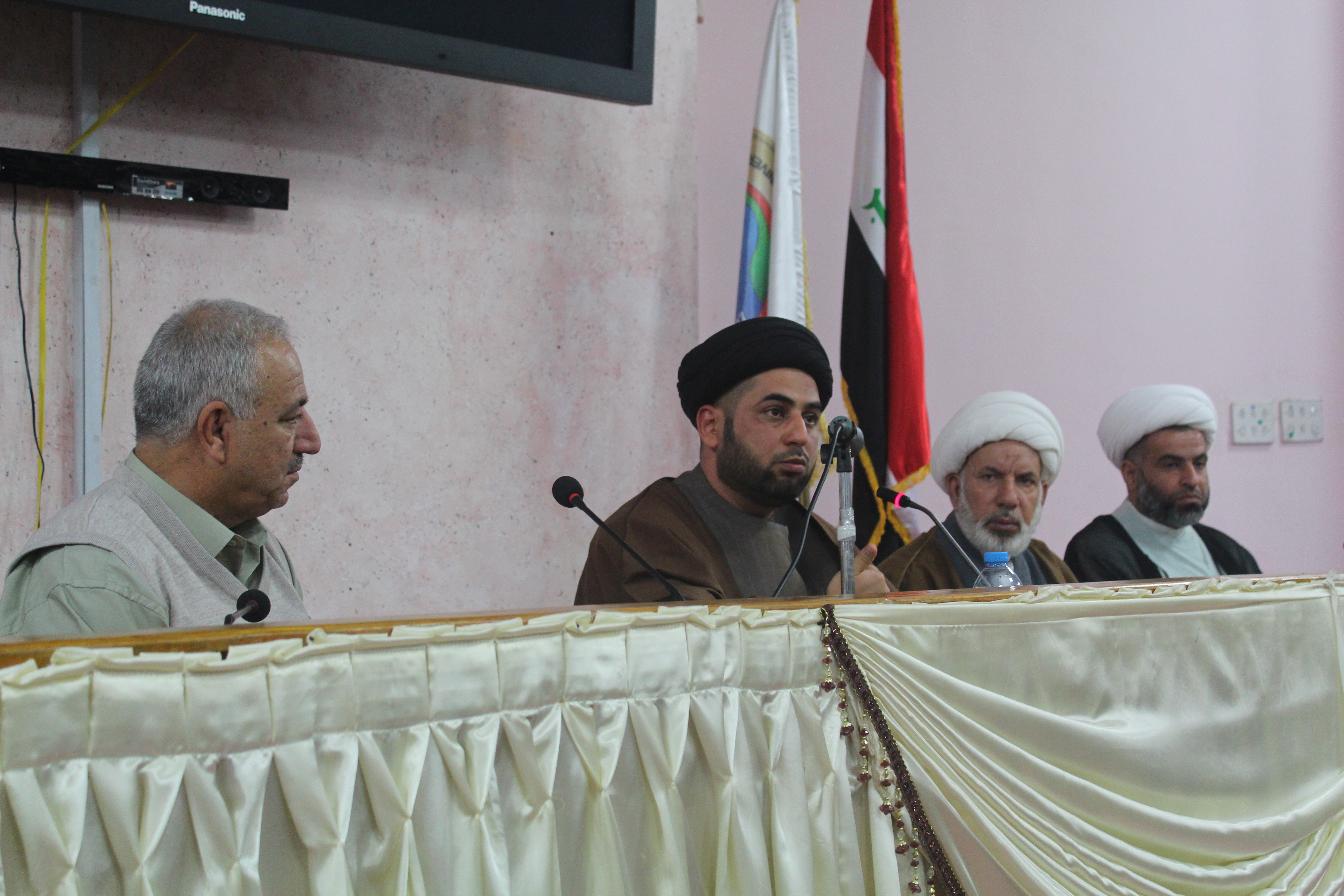 Faculty of Medicine Hosts Shahid Al-Mihrab Association for Cultural Seminar Entitled 'Piety is Clear and is not a Burden on the Youth'