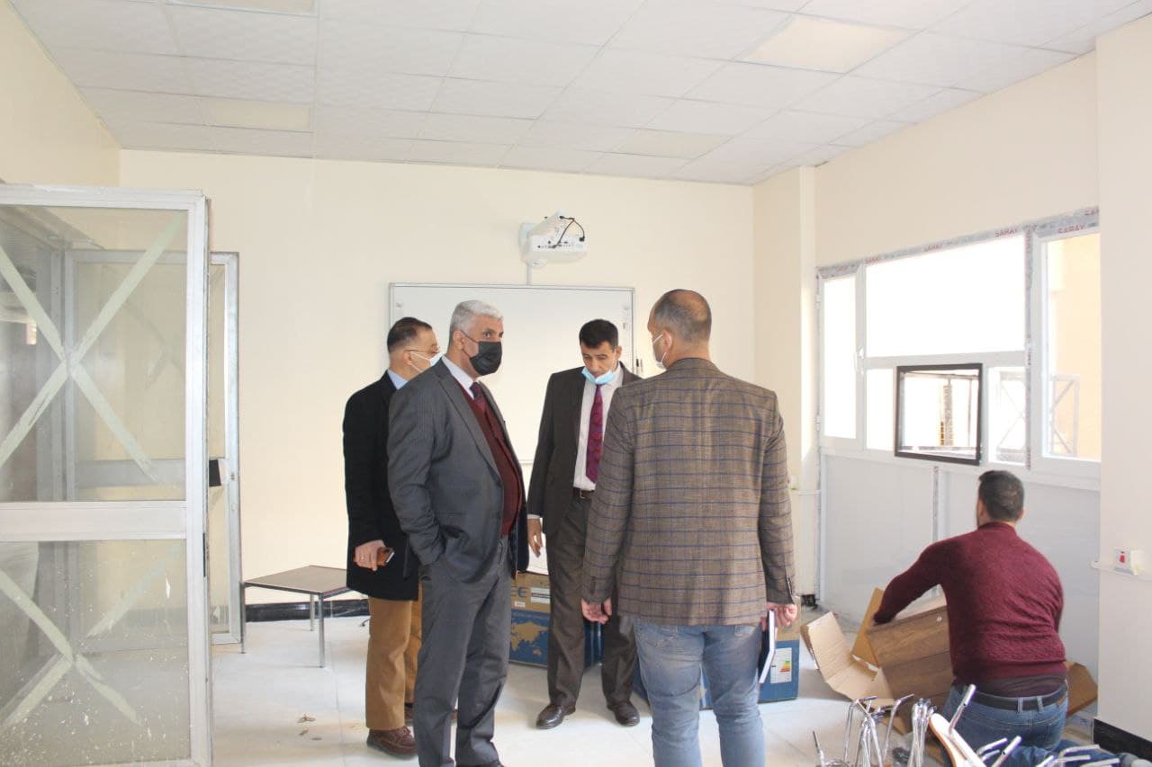 An inspection tour of the Dean in the college branches