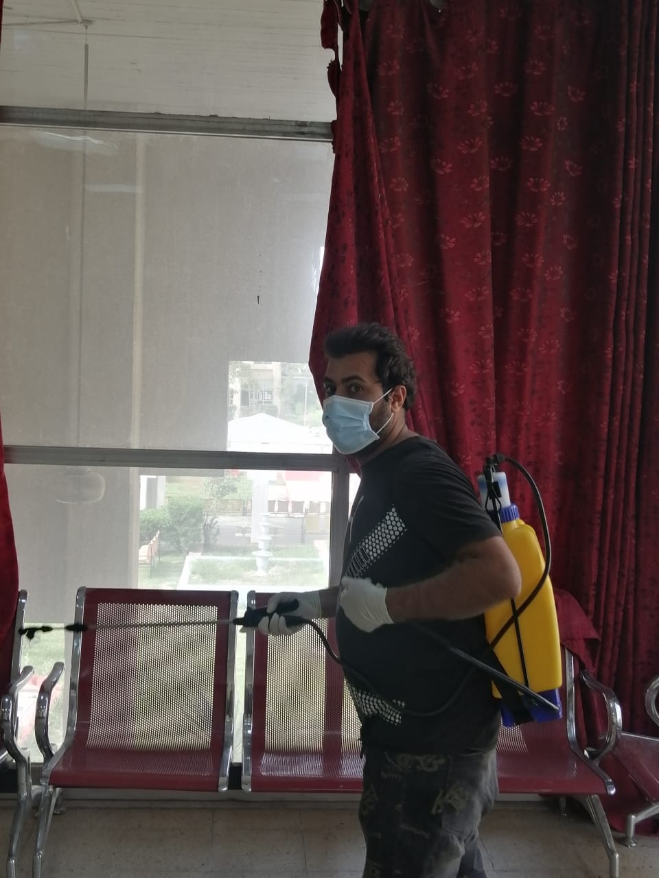 Campaign to sterilize the halls of the Faculty of Medicine Al-Nahrain