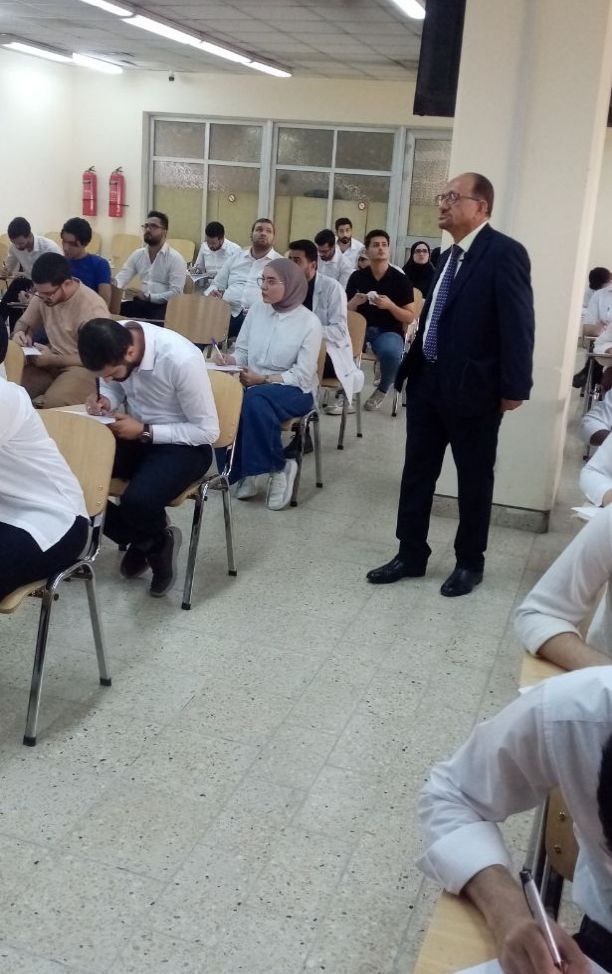 The final slide exam for the sixth-year students in the Pediatrics Department was conducted at Al-Nahrain College of Medicinee 