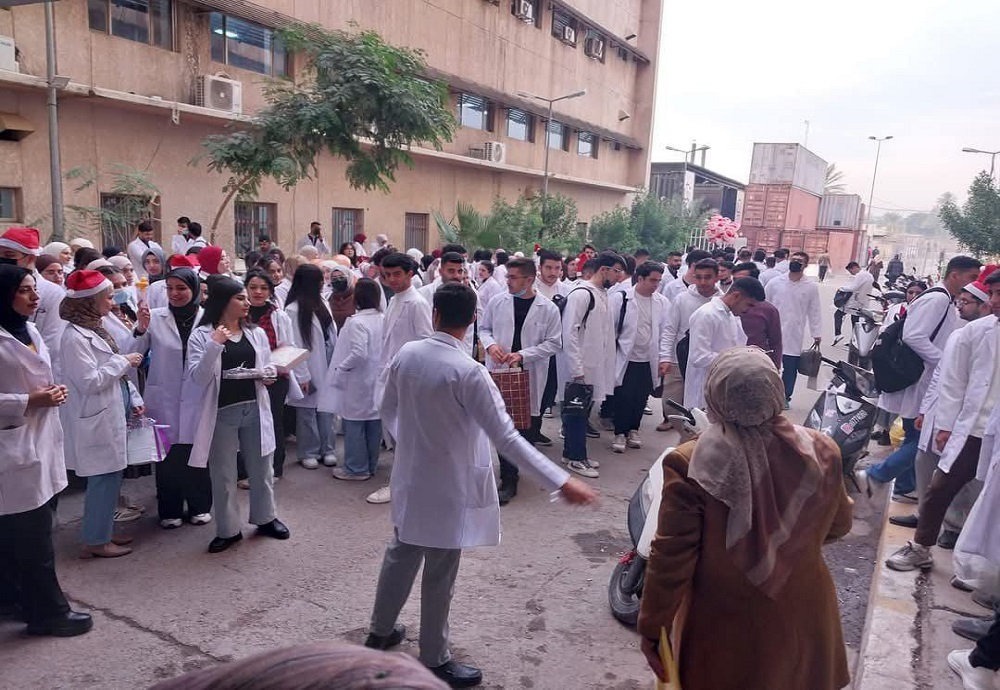 A visit to the hospitalized children at Al-Imamain Al-Kadhimain Medical City by faculty members and students from Al-Nahrain College of Medicine.
