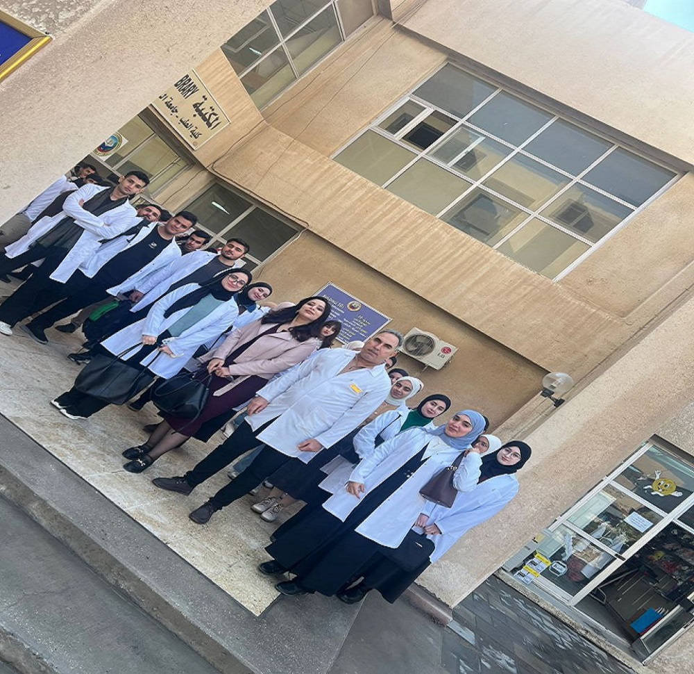A group of first-year students, accompanied by several members of the college's teaching staff, visited Al-Imamain Al-Kadhimain Medical City.