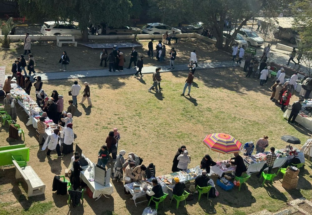 The College of Medicine at Al-Nahrain University organized a charity bazaar in collaboration with the Ishq Baghdad Development and Progress Team and under the supervision of the University's Media Unit.