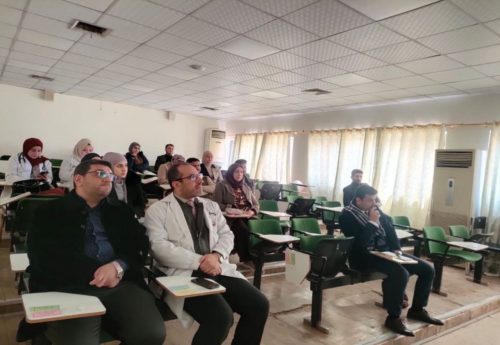 The Department of Internal Medicine organizes a scientific lecture on the latest advances in hypertension.