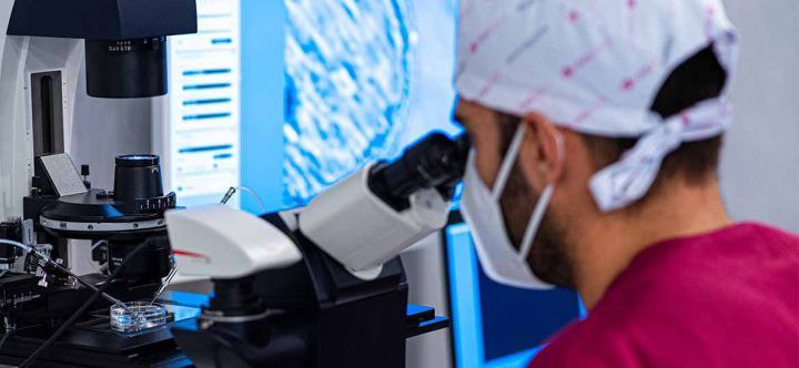 A seminar on mosaic embryos and their clinical applications at Al-Nahrain College of Medicine.