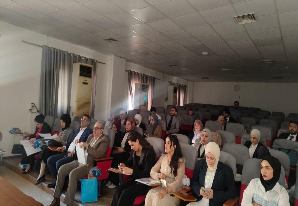 The Internal Medicine Department organizes a graduation research discussion session for sixth-year students.