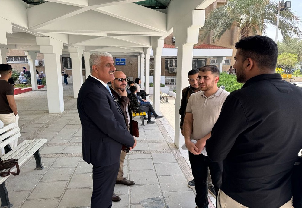 Dean of the College of Medicine – Al-Nahrain University Oversees Sidewalk and Pathway Renovation Works and Calls for Initiatives to Promote Environmental Sustainability