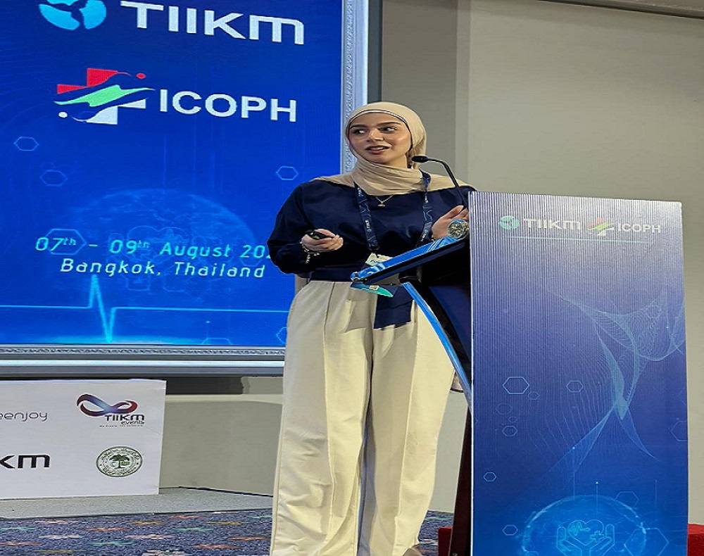 Participation of a Graduation Research in the International Conference on Public Health in Thailand