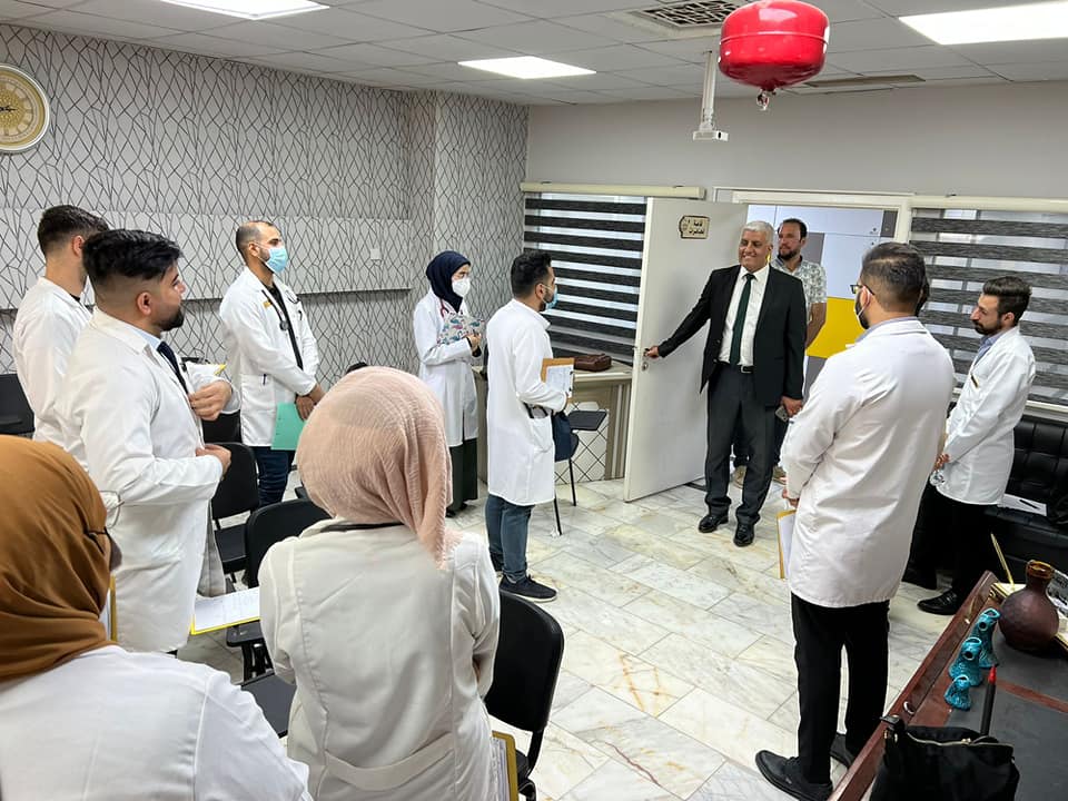 A tour tracking the progress of the final clinical exams for students of the sixth stage.