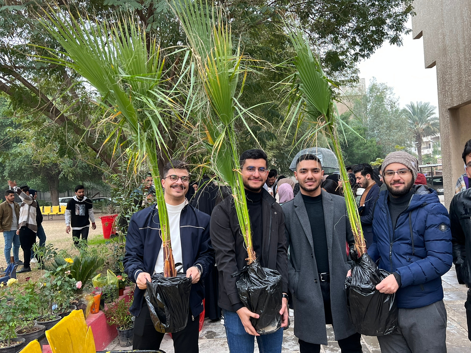Voluntary campaign to plant flowers and trees in the gardens of the College of Medicine