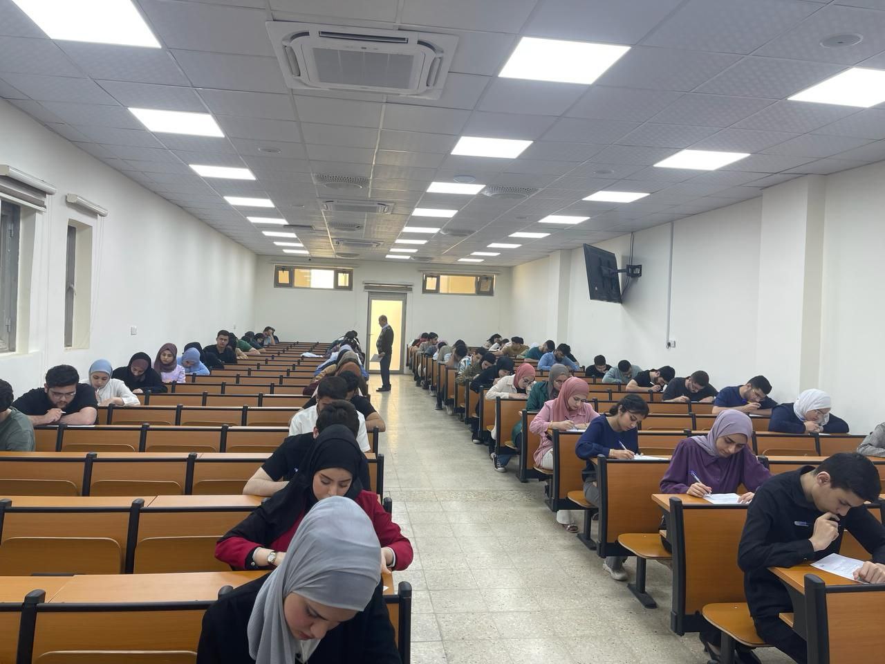 Mid-term exams for the second semester in the supporting sciences unit