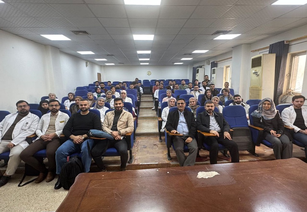 Head of the Department of Internal Medicine Meets Sixth-Year Students to Follow Up on Clinical Attendance